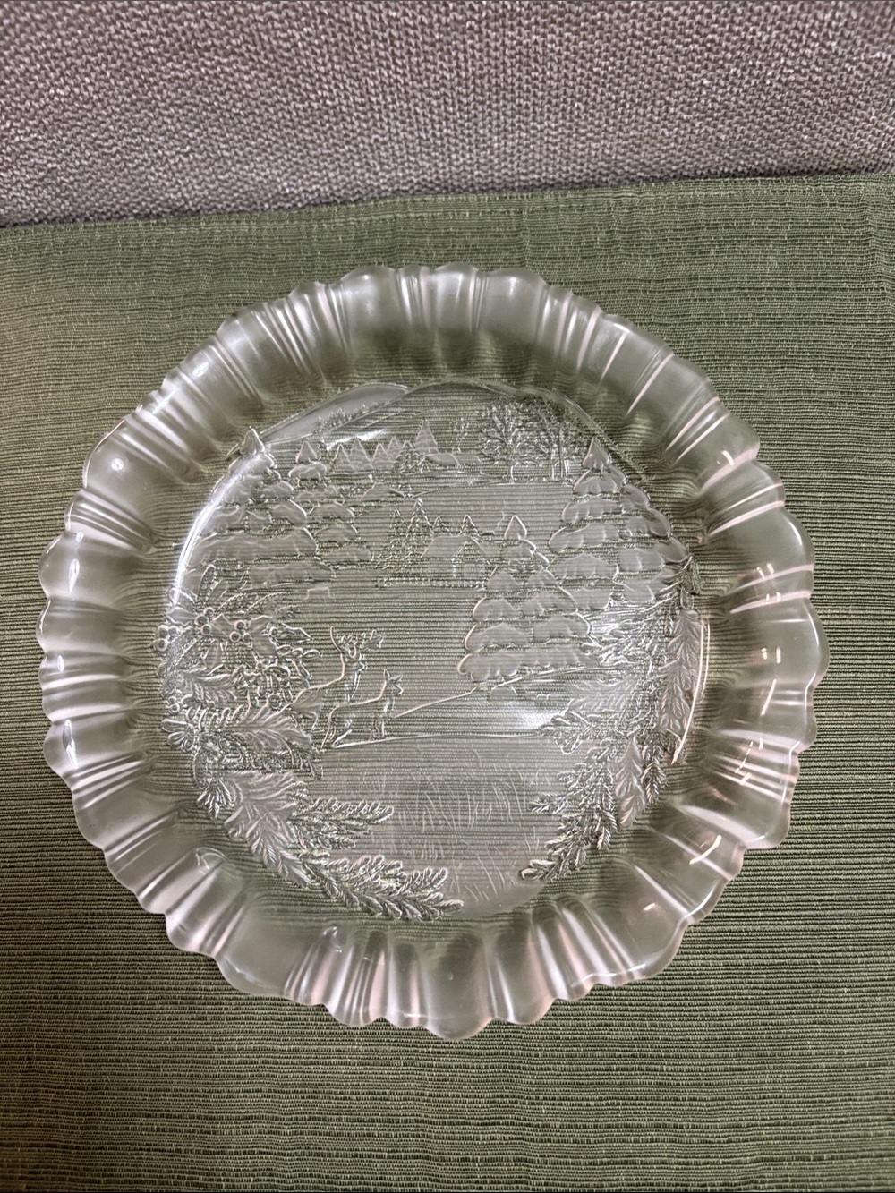 Etched Woodland Scene Clear Glass Decorative Plate